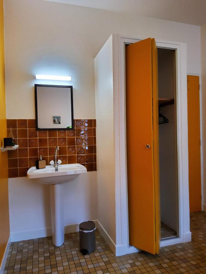 Chez Jollyjune, A Moins D'Une Heure Du Mont Saint Michel Champeaux Екстериор снимка